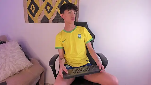 Tomy Rox online show from December 29, 9:30 pm