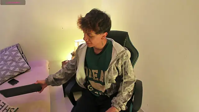 Tomy Rox online show from September 28, 4:21 am