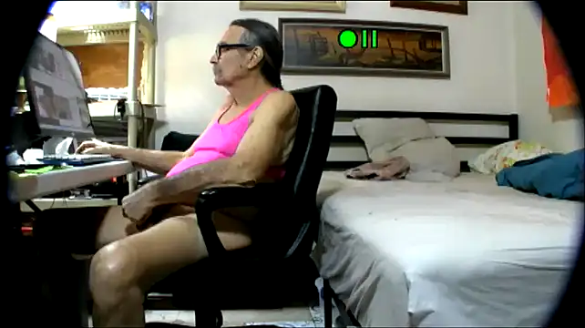 Snapshot of jamietbackcockslut chatting on December 9, 1:04 pm jamietbackcockslut online show from December 9, 1:04 pm