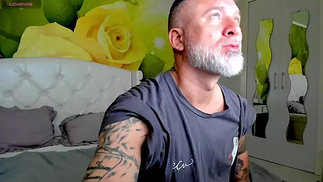 BlowMyXXL online show from October 21, 7:00 am