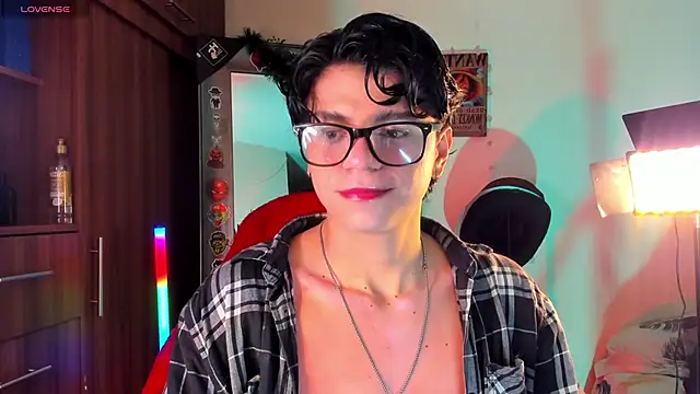 marckalexis online show from February 14, 12:49 am