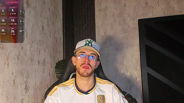 CodyWalkerR online show from July 1, 5:36 pm