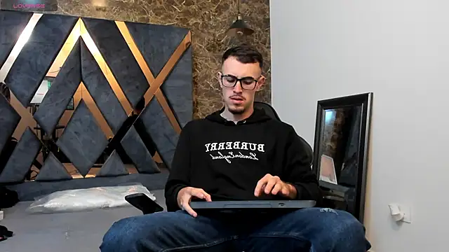 Snapshot of CodyWalkerR chatting on February 5, 5:21 pm CodyWalkerR online show from February 5, 5:21 pm