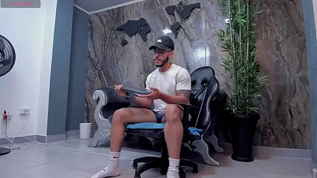 Liam Kleiin online show from December 5, 11:49 am