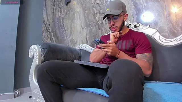 Liam Kleiin online show from March 22, 11:32 am