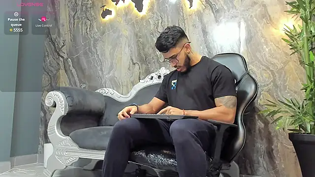 Liam Kleiin online show from December 3, 11:32 am