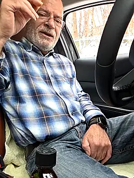 bottomhairy online show from January 9, 10:53 am