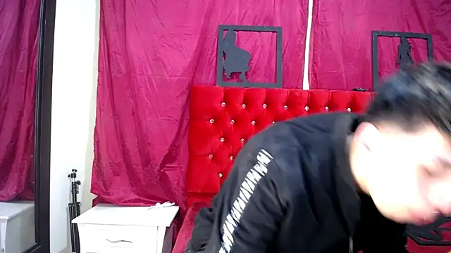 Snapshot of _Thomas_hot_ chatting on March 16, 1:38 am  Thomas hot  online show from March 16, 1:38 am