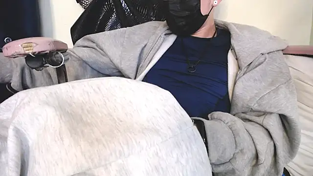 Snapshot of _Thomas_hot_ chatting on October 4, 4:50 am  Thomas hot  online show from October 4, 4:50 am