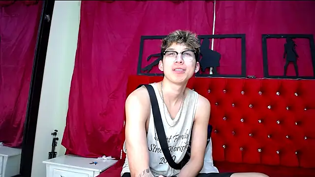 Snapshot of _Thomas_hot_ chatting on February 22, 3:12 am  Thomas hot  online show from February 22, 3:12 am