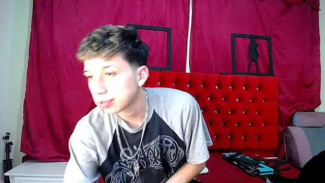 Snapshot of _Thomas_hot_ chatting on March 17, 1:14 am  Thomas hot  online show from March 17, 1:14 am