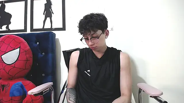  Thomas hot  online show from November 7, 4:16 am