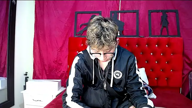 Snapshot of _Thomas_hot_ chatting on February 19, 5:16 am  Thomas hot  online show from February 19, 5:16 am