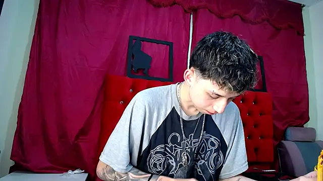 Snapshot of _Thomas_hot_ chatting on March 14, 9:00 pm  Thomas hot  online show from March 14, 9:00 pm