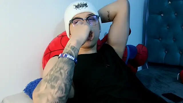  Thomas hot  online show from March 3, 4:09 am