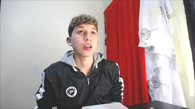 Snapshot of _Thomas_hot_ chatting on January 20, 5:16 pm  Thomas hot  online show from January 20, 5:16 pm