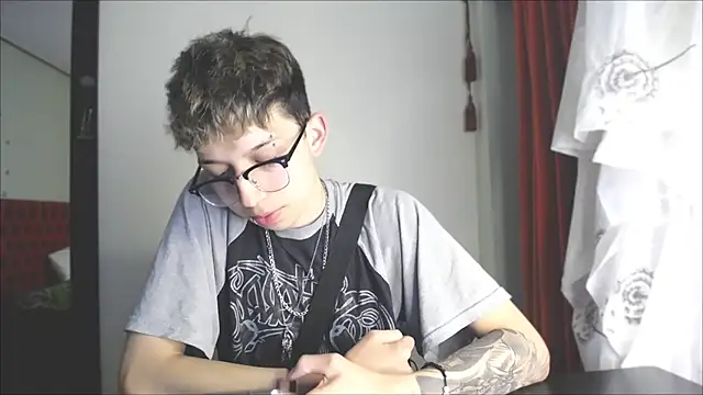 Snapshot of _Thomas_hot_ chatting on December 20, 7:50 pm  Thomas hot  online show from December 20, 7:50 pm