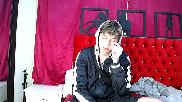 Snapshot of _Thomas_hot_ chatting on February 27, 4:09 am  Thomas hot  online show from February 27, 4:09 am