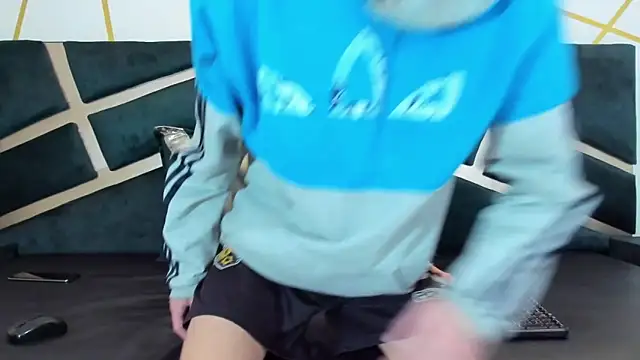 thiago19s online show from April 18, 1:56 pm