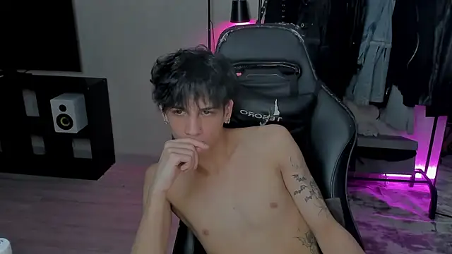 MarkBrowniii online show from February 16, 8:11 pm