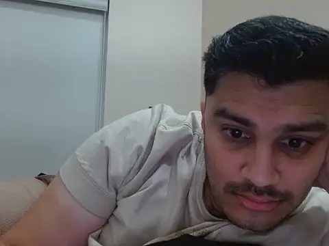 robintoit online show from April 17, 1:19 am