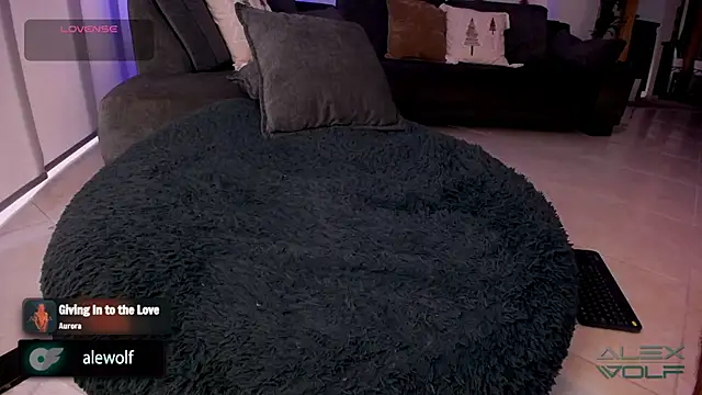 Snapshot of alex_wolf_ chatting on December 28, 3:59 pm alex wolf  online show from December 28, 3:59 pm