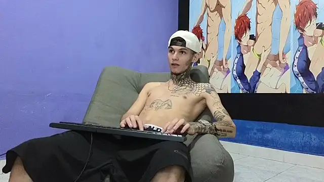 Snapshot of Stuart_Boy_ chatting on December 27, 12:07 am Stuart Boy  online show from December 27, 12:07 am