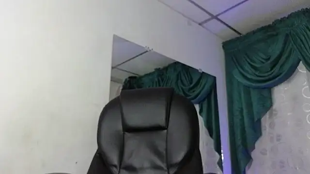 Snapshot of Stuart_Boy_ chatting on January 9, 3:47 am Stuart Boy  online show from January 9, 3:47 am
