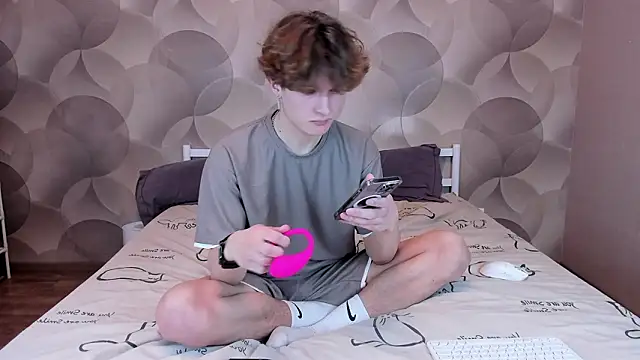 Ian Flor online show from February 20, 3:14 pm