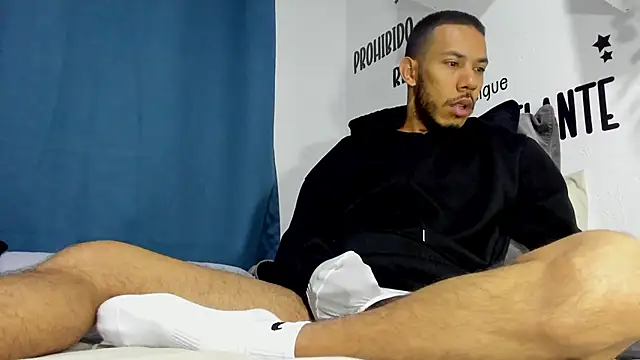 Aronxxs online show from October 11, 11:58 am