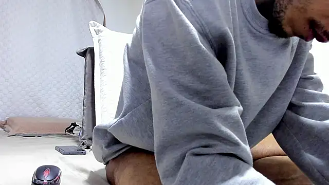 Aronxxs online show from February 27, 11:10 am