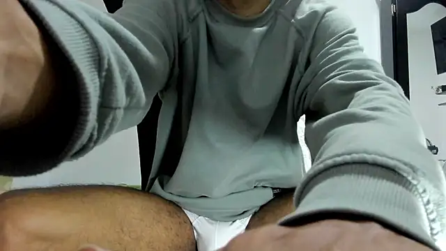 Aronxxs online show from December 20, 11:00 am