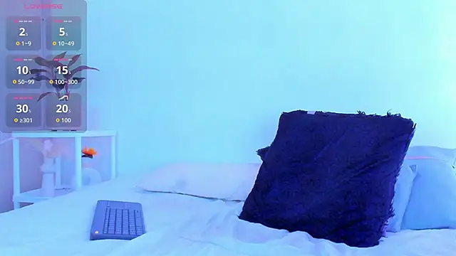 arminjones1 online show from September 15, 6:26 am