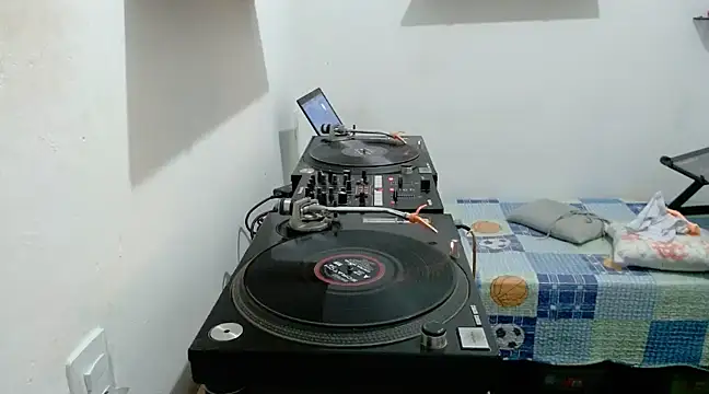 Snapshot of O_PanteraNegra_Camboy chatting on February 8, 11:57 pm O PanteraNegra Camboy online show from February 8, 11:57 pm