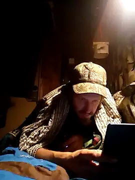 hothippie420 online show from December 1, 7:00 am