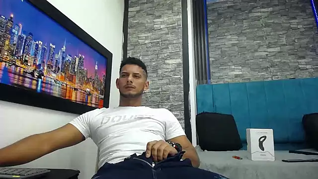 Chris Dick23 online show from February 3, 6:00 am