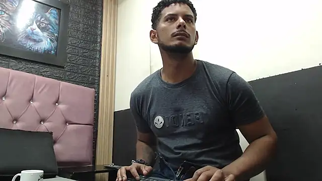 Snapshot of Chris_Dick23 chatting on October 22, 4:16 am Chris Dick23 online show from October 22, 4:16 am