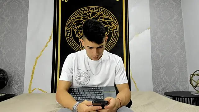 Snapshot of andrew_rose_ chatting on January 11, 3:09 pm andrew rose  online show from January 11, 3:09 pm