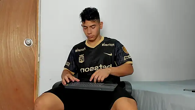 andrew rose  online show from November 20, 4:17 pm