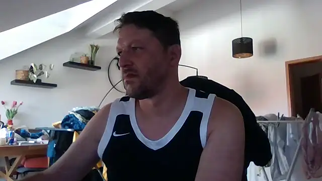 BennyLommy online show from August 8, 8:43 am
