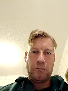 Snapshot of MArciQuarky chatting on October 4, 2:22 pm MArciQuarky online show from October 4, 2:22 pm