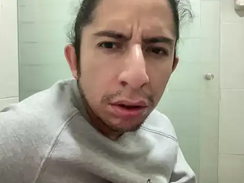 littlelatinhunter online show from December 17, 10:11 am