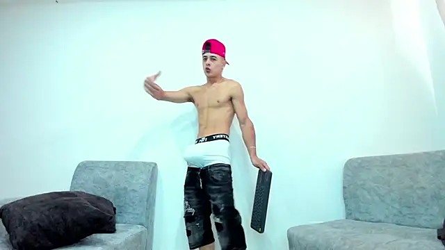 JuniorMorris  online show from March 20, 9:35 pm