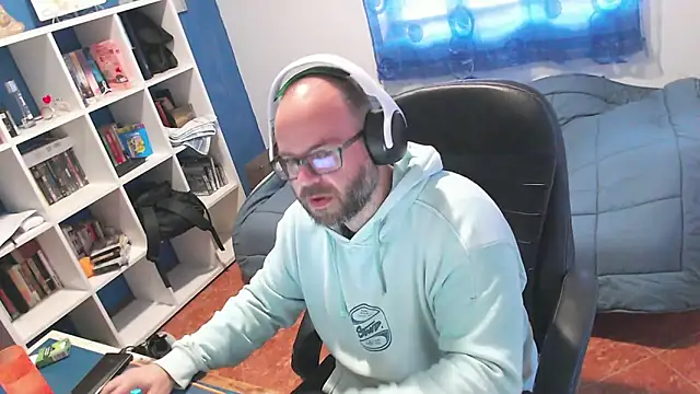 ravingr4d4 online show from March 23, 9:04 am