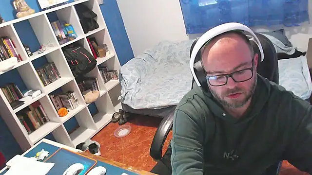 ravingr4d4 online show from February 17, 5:01 pm