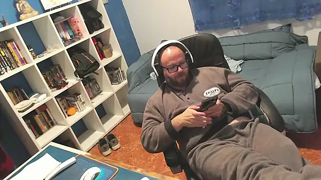 ravingr4d4 online show from February 24, 12:01 am