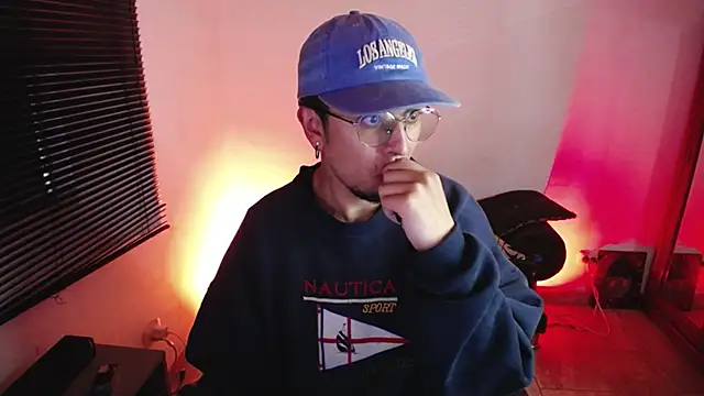 zacwatson  online show from February 14, 5:46 am