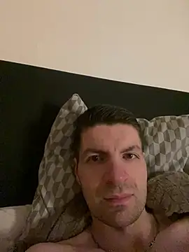 Ricoleckt online show from February 17, 8:15 pm