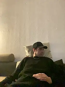 Ricoleckt online show from February 4, 8:06 pm