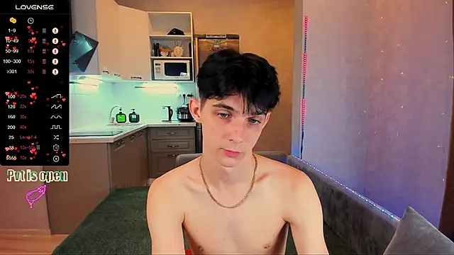 Aaron Boom online show from September 30, 7:39 pm